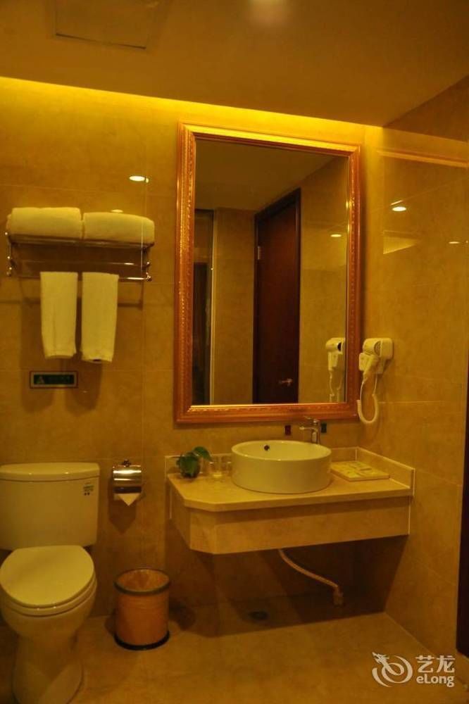 Vienna Hotel Sh Fengxian Nanqiao Jinhai Road Šanghaj Exteriér fotografie